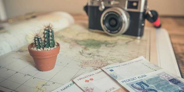 How to Create a Travel Budget and Stick to It